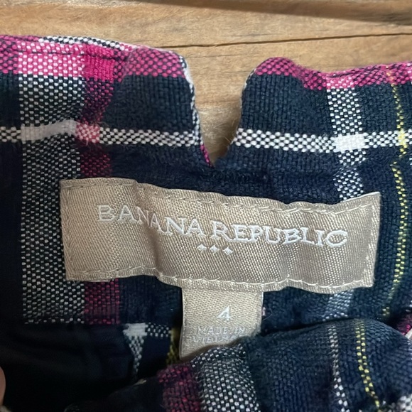 Banana Republic size 4 Pink, Yellow, Blue Preppy Plaid Mid-rise 3” Chino Shorts - Picture 2 of 10